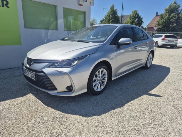 Toyota Corolla Sedan 1.5 Comfort Tech Szervizkö...