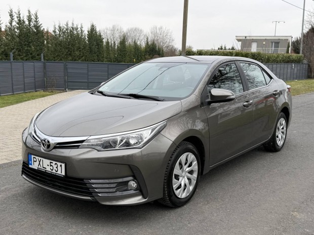 Toyota Corolla Sedan 1.6 Active Comfort 50th An...