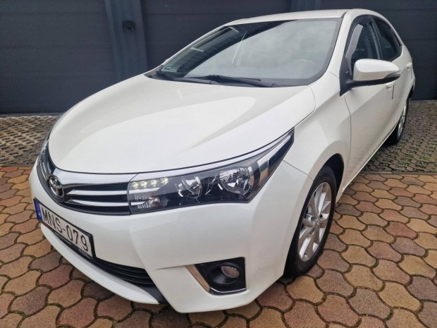 Toyota Corolla Sedan 1.6 Active Design Hazai. N...