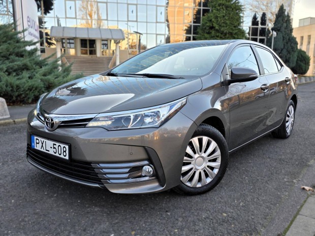 Toyota Corolla Sedan 1.6 Active Trend /Magyaro-...