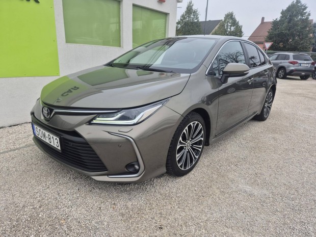 Toyota Corolla Sedan 1.6 Comfort Style Szervizk...