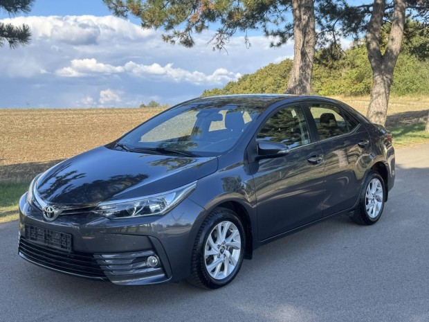 Toyota Corolla Sedan 1.6 Executive 3 Év Garanci...