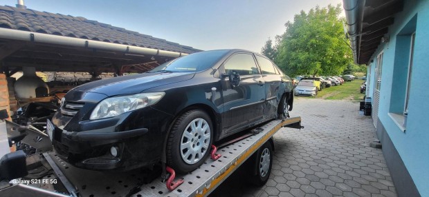 Toyota Corolla Sedan 1.6 Luna Indul!