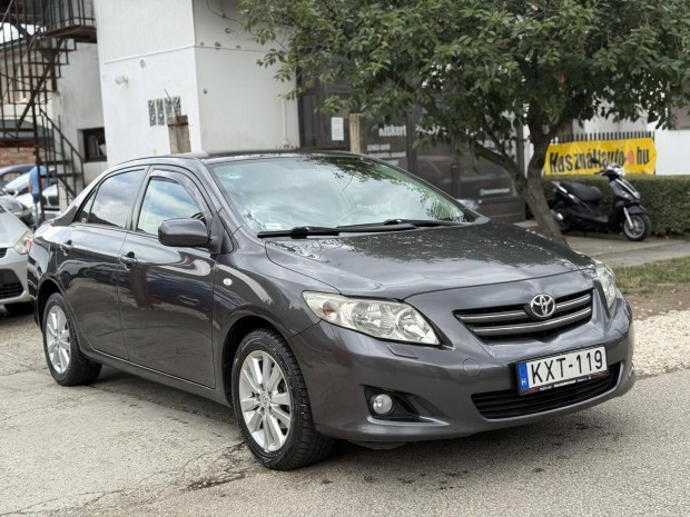 Toyota Corolla Sedan 1.6 Magasan Felszerelt ! M...