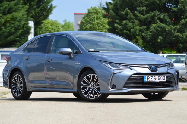 Toyota Corolla Sedan 1.8 Hybrid Comfort Style T...