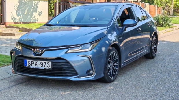 Toyota Corolla Sedan 1.8 Hybrid Comfort Style Tech e-CVT