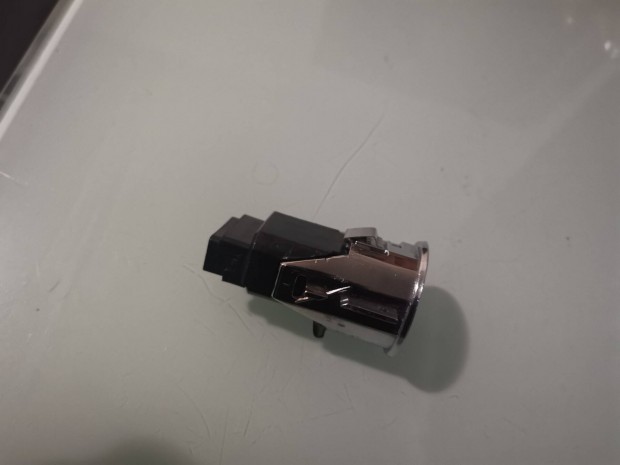 Toyota Corolla Start /Stop ind�t� gomb 