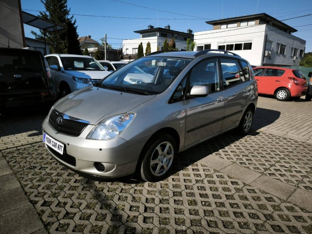 Toyota Corolla Verso 1.6 Linea Terra Elől Hátul...
