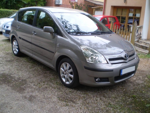 Toyota Corolla Verso 1.8 Linea Sol Legfelszerel...