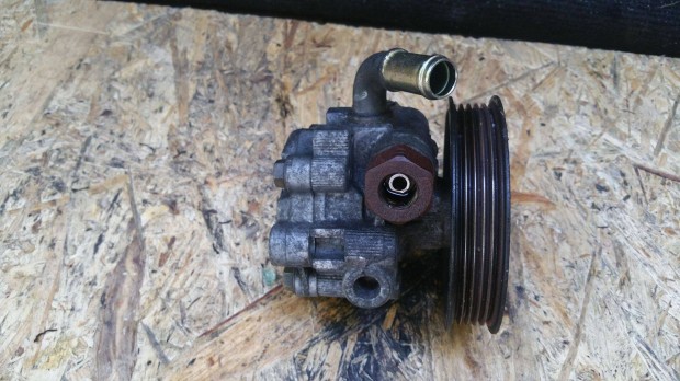 Toyota Corolla Verso 2002-04 2.0 D4D szervo pumpa szivatty