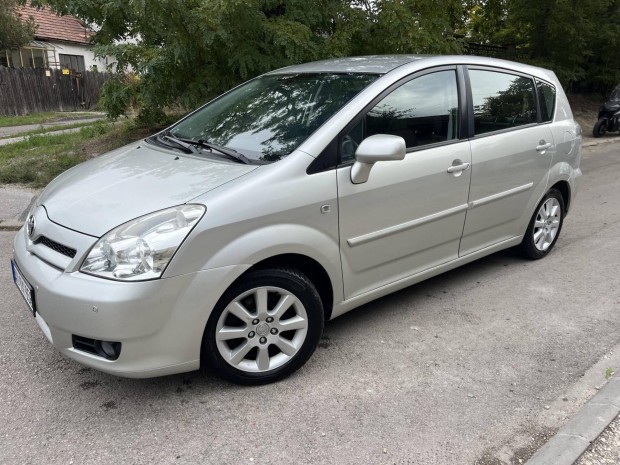 Toyota Corolla Verso 2.0 D-4D Linea Sol kevés k...