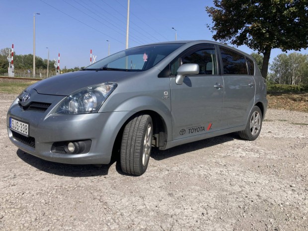 Toyota Corolla Verso 2.2 D-4D Linea Terra 7 fős