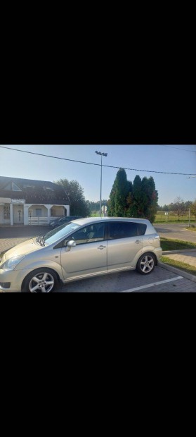 Toyota Corolla Verso Full Moon