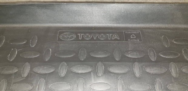 Toyota Corolla Verso ( 2002-2004) gyri csomagtr tlca