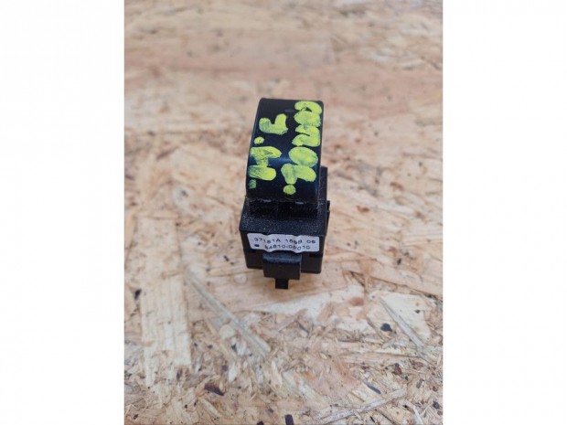 Toyota Corolla Verso ( 2005-2009) Jobb H�ts� Ablakemel� Kapcsol�