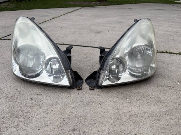 Toyota Corolla Verso els� f�nysz�r�k