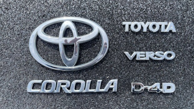 Toyota Corolla Verso gyári csomagtérajtó felirat embléma