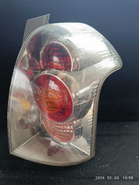 Toyota Corolla Verso h�ts� l�mpa 