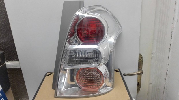 Toyota Corolla Verso h�ts�l�mpa jobb 2007-2009