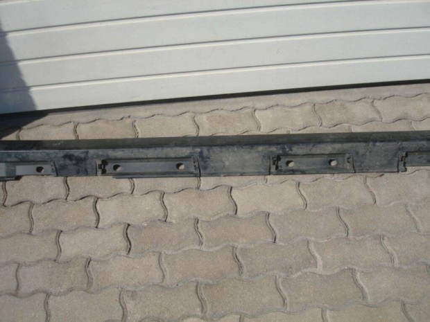 Toyota Corolla Verso jobb küszöbborítás 75850-0F010 2009-től