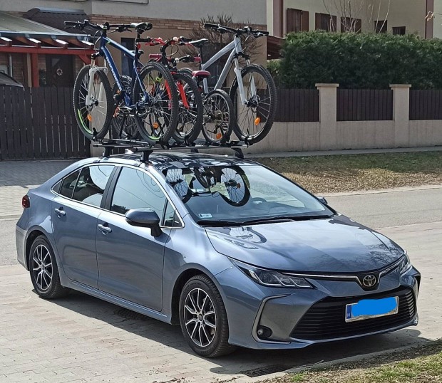 Toyota Corolla (e210, 2019-tl) tetcsomagtart + 4 db biciklitart