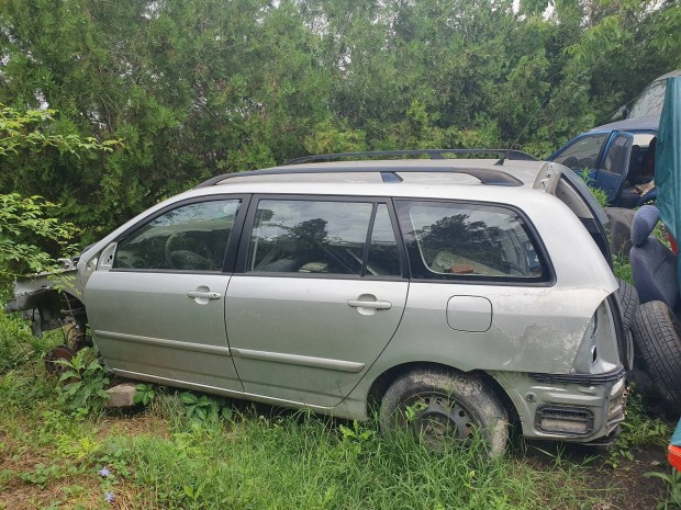 Toyota Corolla alkatrészek