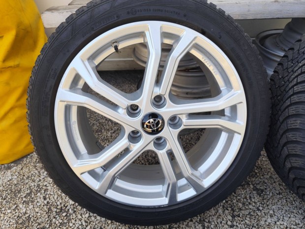 Toyota Corolla alufelni 5x114,3 17"