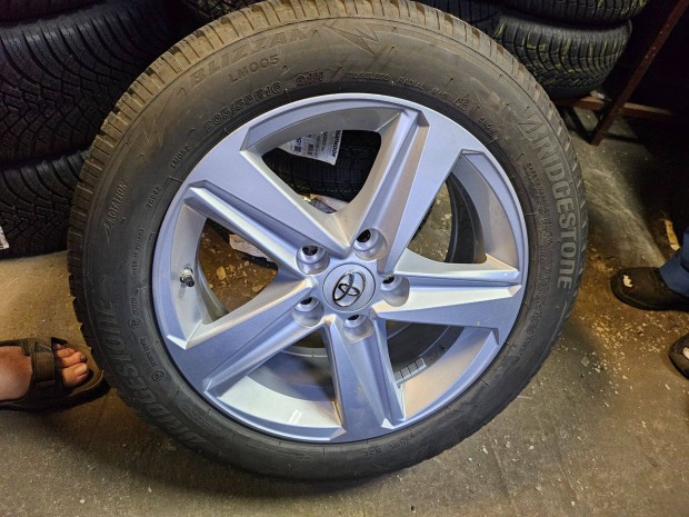 Toyota Corolla alufelni Bridgeston 205/55r16 gyri tli kerk