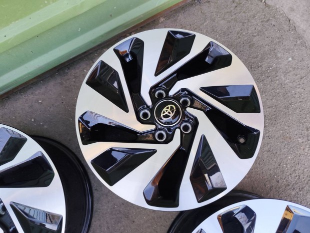 Toyota Corolla auris alufelni 5x114,3 16"