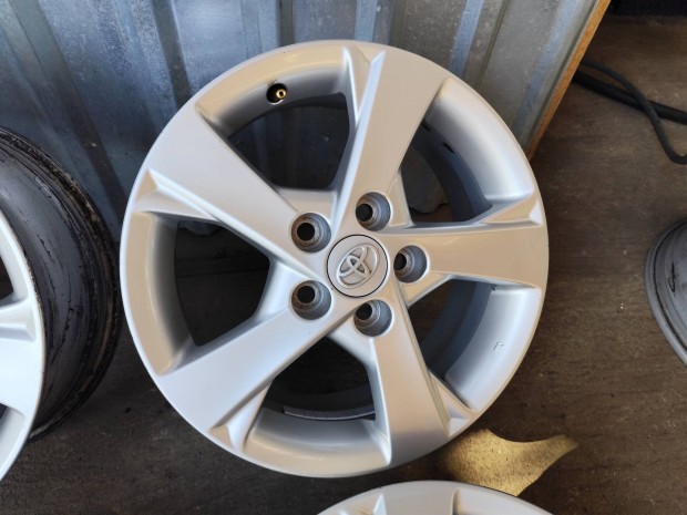 Toyota Corolla auris gyri alufelni 5x114,3 16"