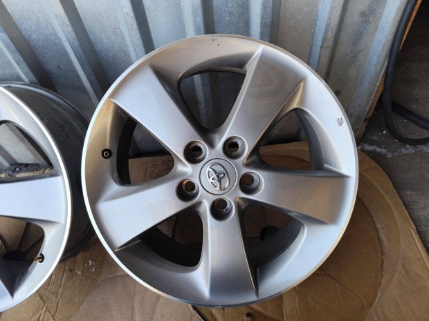 Toyota Corolla auris gy�ri alufelni 5x114,3 17"