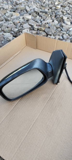 Toyota Corolla bal oldali visszapillant� t�k�r.