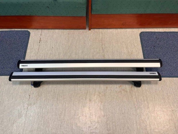 Toyota Corolla combi s Toyota Yaris Cross gyri tetcsomagtart