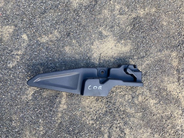 Toyota Corolla csomagtr manyag