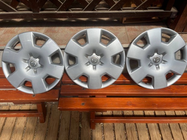 Toyota Corolla dísztárcsa 15"