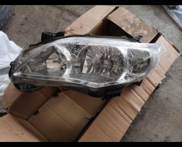 Toyota Corolla fényszóró