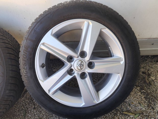 Toyota Corolla gyári alufelni 5x114,3 16"