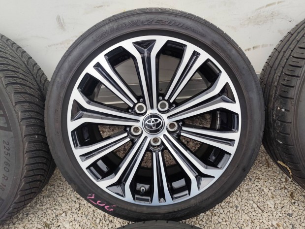 Toyota Corolla gyári alufelni 5x114,3 17"