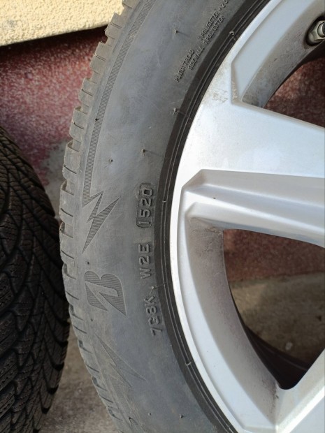 Toyota Corolla gyri r16' alufelni tli gumival 