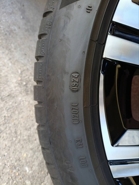 Toyota Corolla gyári r17' alufelni garnitúra nyári gumival