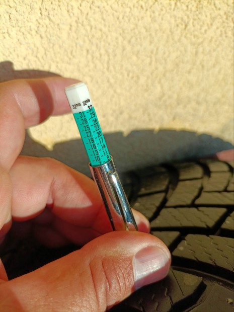 Toyota Corolla gyri r17' alufelni garnitra tli gumival 