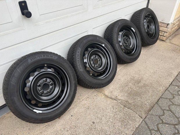 Toyota Corolla gyri tli kerk szett Tpms szenzorral