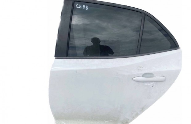 Toyota Corolla hatchback bal hátsó fehér ajtó