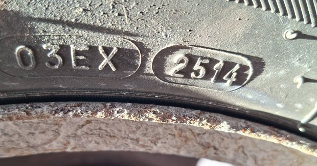 Toyota Corolla lemezfelni.