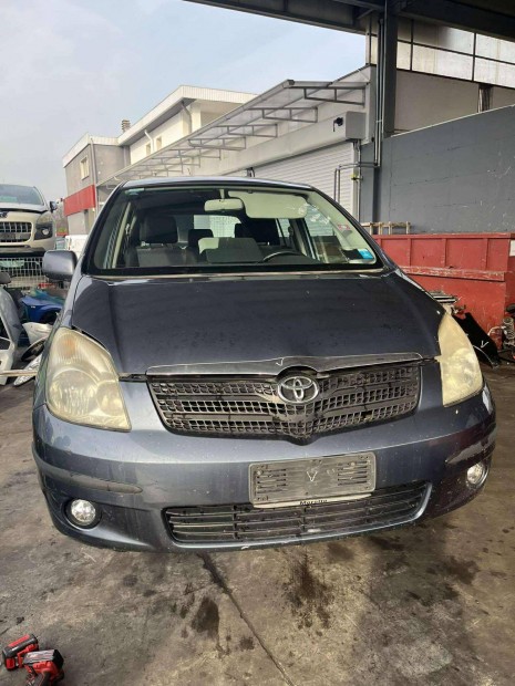Toyota Corolla l�kh�r�t�,homlokfal,motorh�ztet�,csomagt�rajt�,l�mp�k