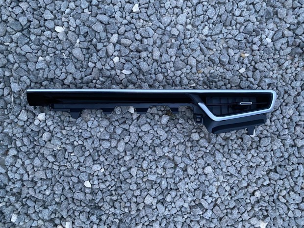 Toyota Corolla műszerfal szellőző rács