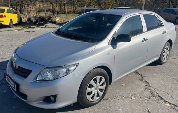 Toyota Corolla sedan 1.4 benzin kitn mszaki llapotban