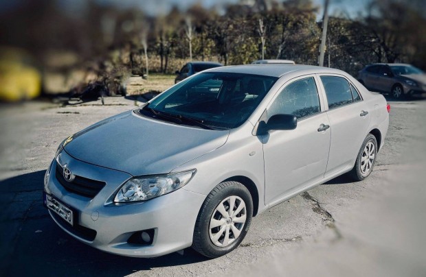 Toyota Corolla sedan 1.4 benzin kitn mszaki llapotban