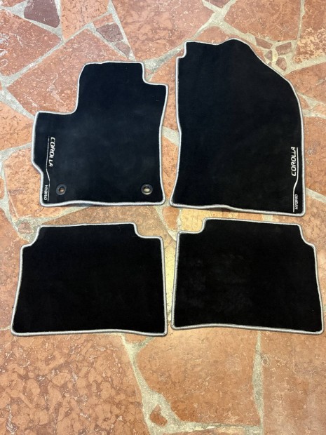 Toyota Corolla sz�nyeg