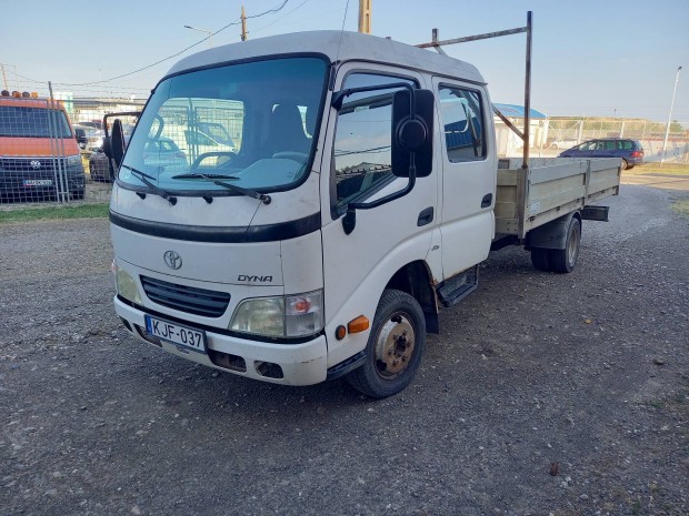 Toyota Dyna 150 2.5 D-4D 6személyes eladó.